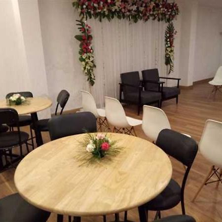 Oyo Townhouse 008 Greater Kailash Hotel Delhi  Buitenkant foto